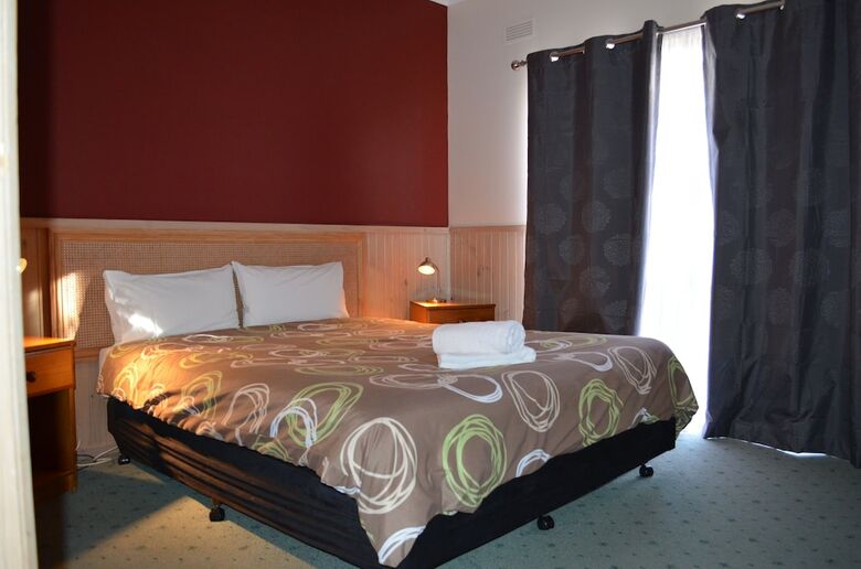 Mountain View Motor Inn & Holiday Lodges