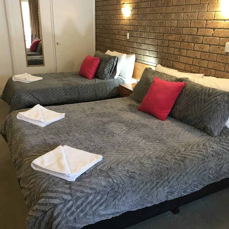Mountain View Motor Inn & Holiday Lodges