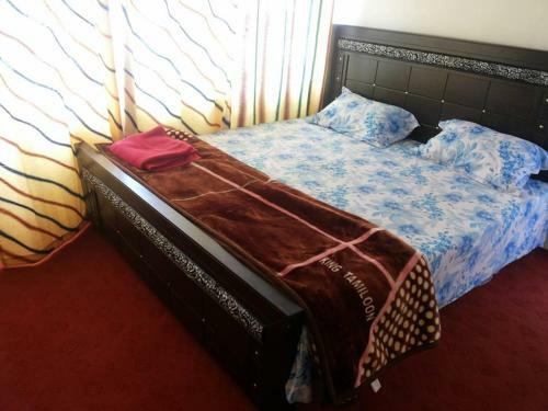 Hotel Kashmir Lodge