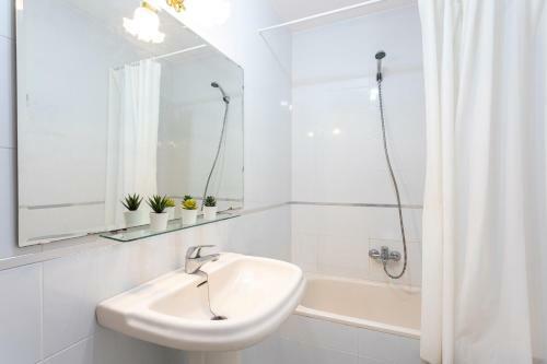 Los Boliches Beach Apartment By Ghr Rentals