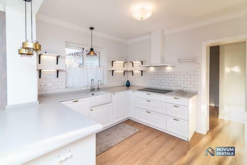 Apartamento Stunning 4-bdrm Townhouse With Sea Views