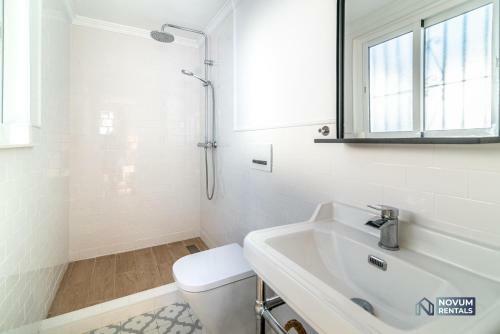 Apartamento Stunning 4-bdrm Townhouse With Sea Views