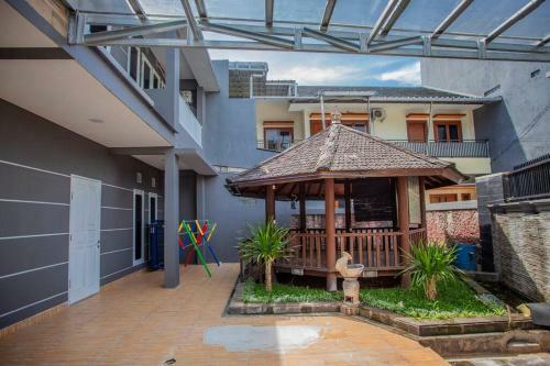 Villa Bsd City By Reqhome