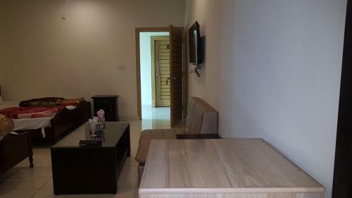 Hotel Civic - Gujranwala