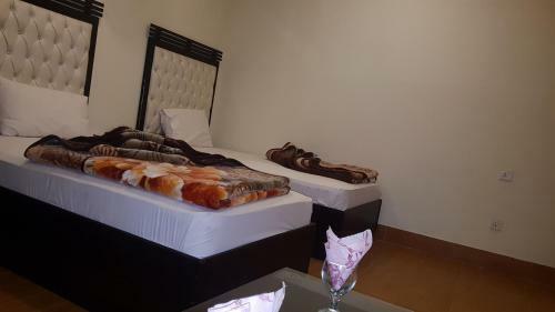 Hotel Civic - Gujranwala