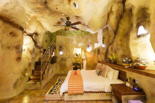 Dinoman Club Hotel