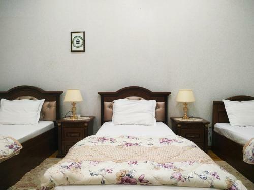 Hostal Happy House Hotel