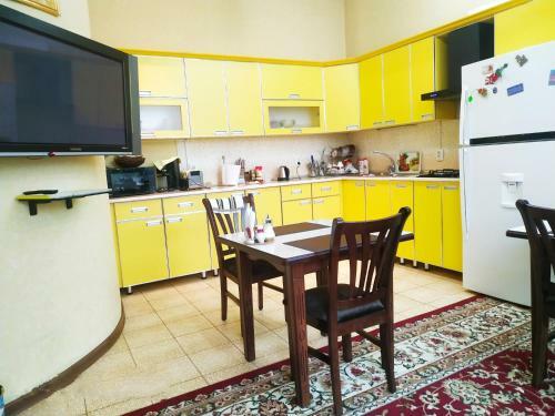 Hostal Happy House Hotel