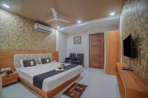 Townhouse Oak Hotel Gaurav Pride