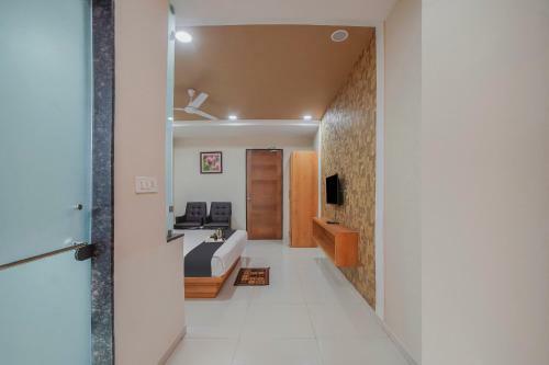 Townhouse Oak Hotel Gaurav Pride