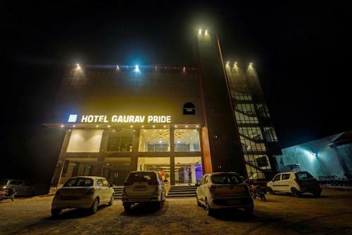 Townhouse Oak Hotel Gaurav Pride