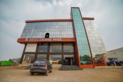 Townhouse Oak Hotel Gaurav Pride