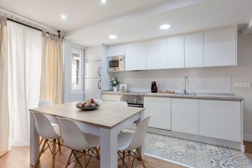 Apartamentos Reina Isabel
