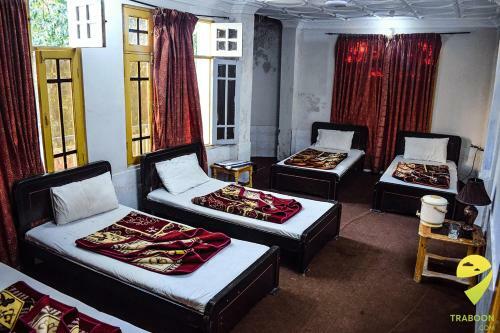 Rose Palace Hotel Fizaghat