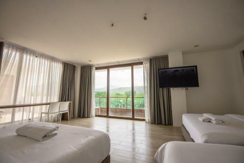Waikoloa Hotel And Beach Resort