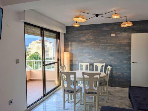 Apartamento Salobre�a - Primera L�nea de Playa Junto Al Paseo Mar�timo
