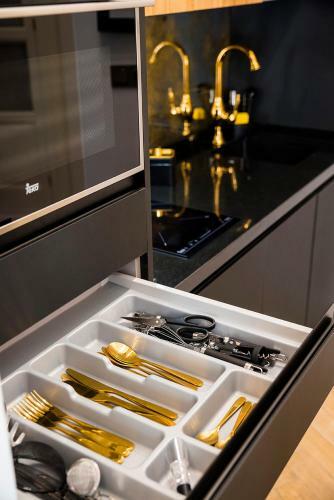 Ch Elvira Luxury Apartment