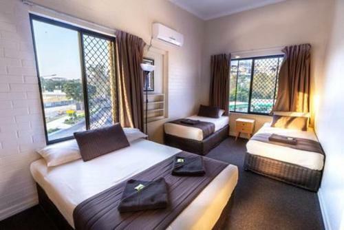Hostal Kingsford Riverside Inn