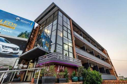 Hostal Kingsford Riverside Inn