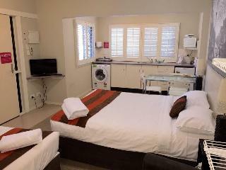 Aparthotel Brisbane Street Studios