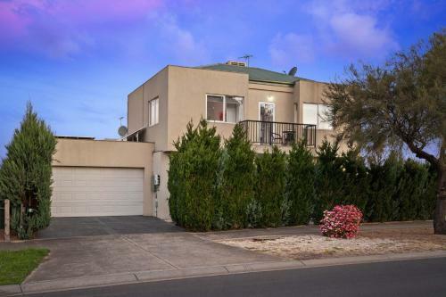 Serviced Houses Gowanbrae