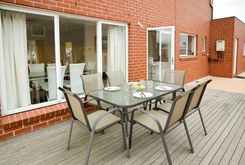 Serviced Houses Gowanbrae