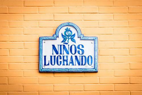 Apartamento Ni�os Luchando