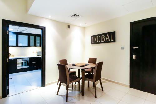 Apartamento R&h- 1br, Marina, Spacious, Beach, Biz-ready