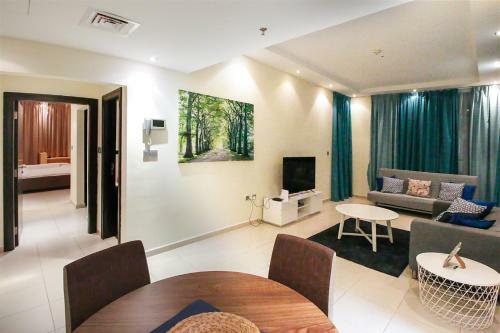 Apartamento R&h- 1br, Marina, Spacious, Beach, Biz-ready