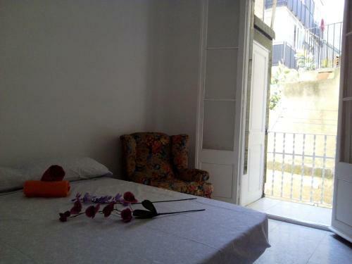 Central Apartment For 5-6 People