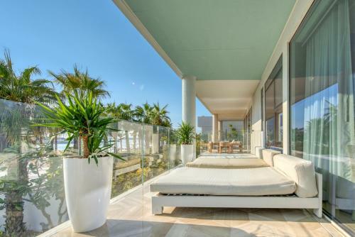 Maison Privee - Five Palm Villa