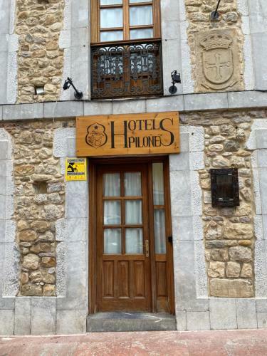 Hotel Pilo��s