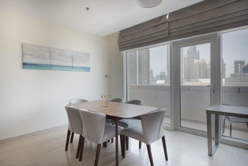 Modern Duplex Loft Apartment, 1 Bedroom, Bay Square