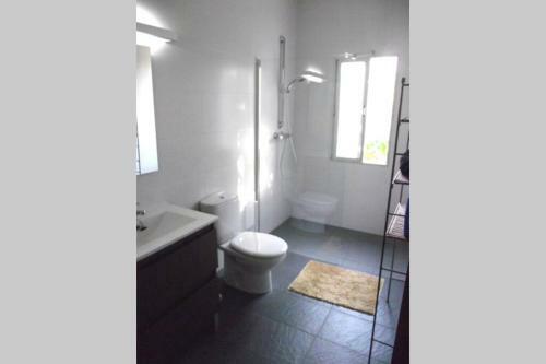 Villa Con Jardin 2500m2-quite Villa, Garden 2500m2