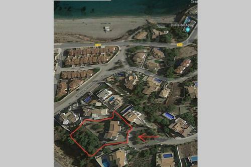 Villa Con Jardin 2500m2-quite Villa, Garden 2500m2