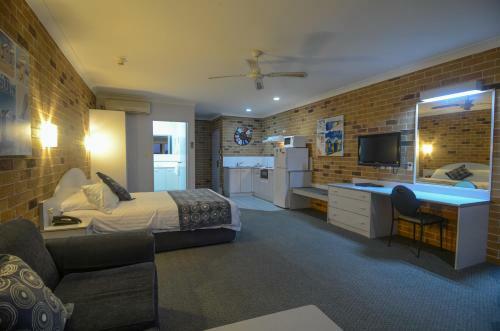 Moby Dick Waterfront Motel