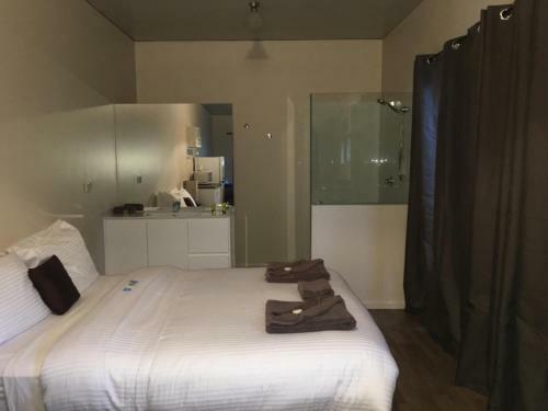 Mapleton Cabins & Caravan Park