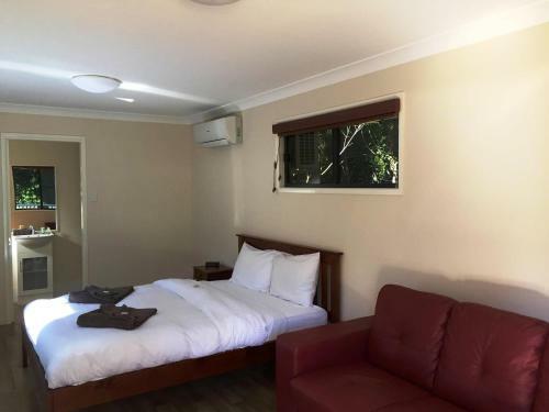 Mapleton Cabins & Caravan Park