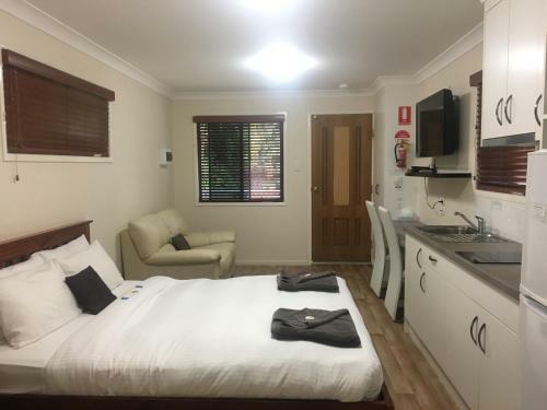 Mapleton Cabins & Caravan Park