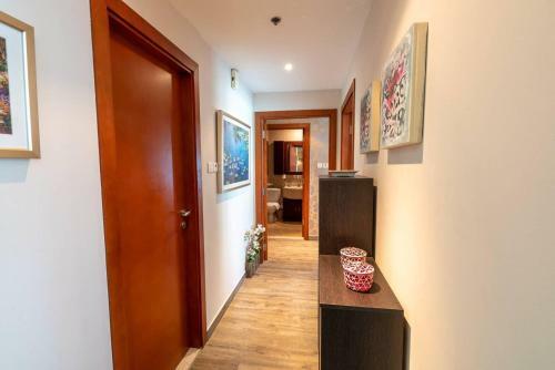 Homely 2 Bedroom Apartment In Dubai Marina