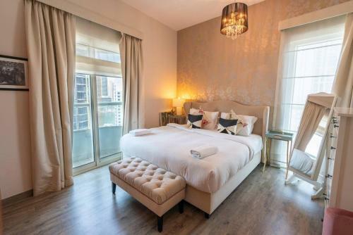 Homely 2 Bedroom Apartment In Dubai Marina