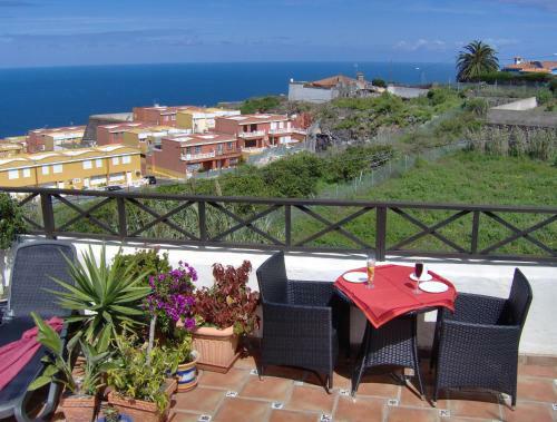 Apartamento Rustic Holiday Home With Balcony And Sea View