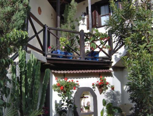 Apartamento Rustic Holiday Home With Balcony And Sea View
