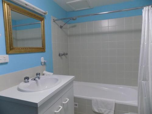 Kirwan Apartments 5