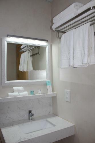 Maydan Tourism Hotel