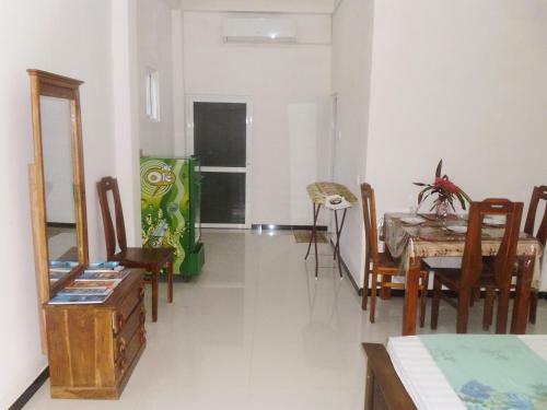Hostal White House