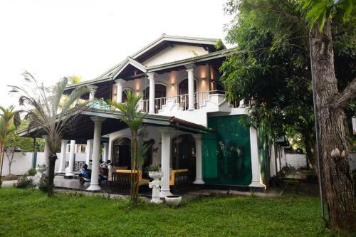 Bella Villa & Hostel