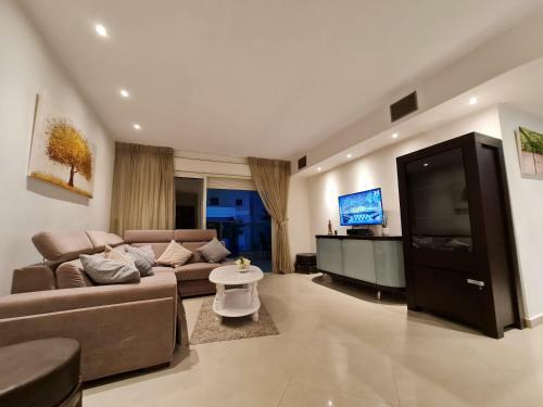 Sweet Apartment With Balcony In Luxury Complex