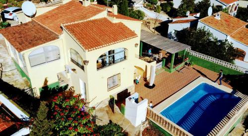 Hermosa Villa En J�vea