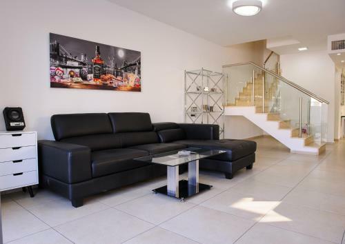 Villa Debora With Heated Pool